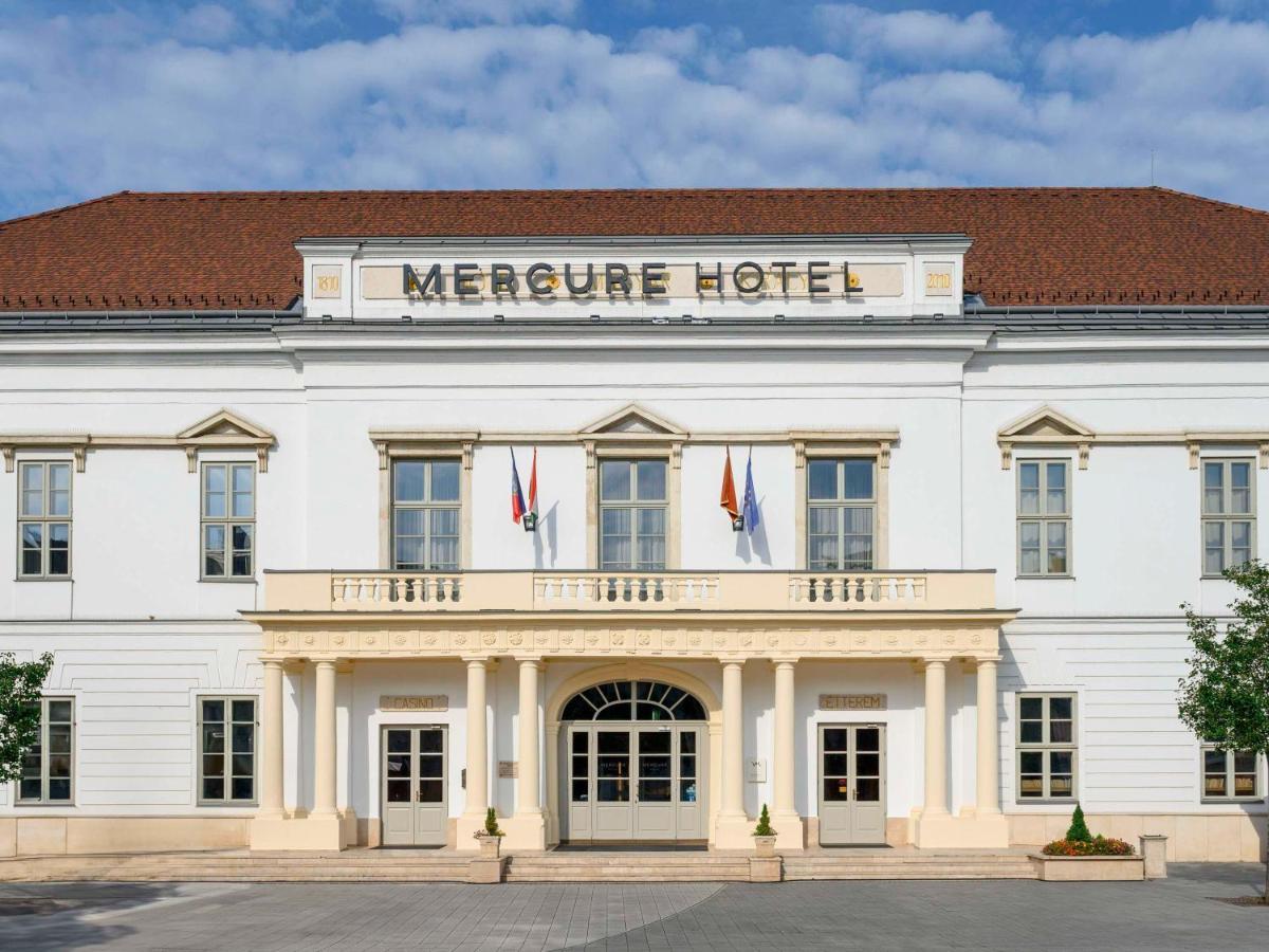 Mercure Szekesfehervar Magyar Kiraly Екстериор снимка