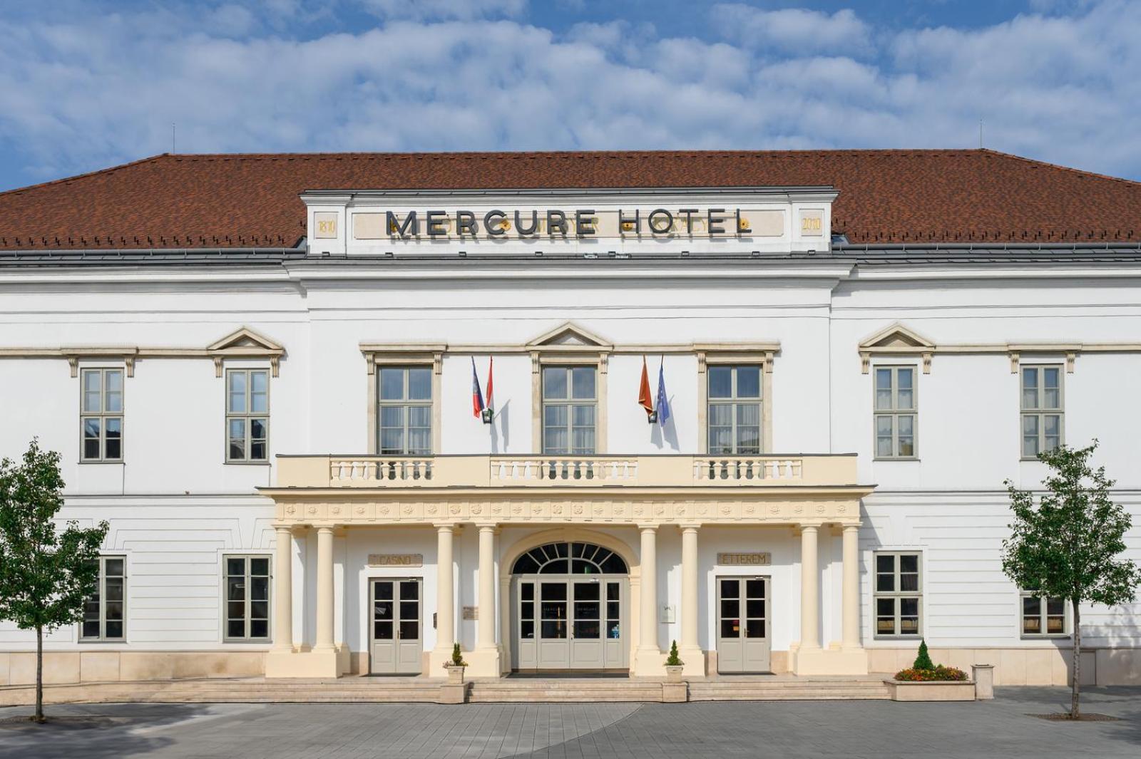 Mercure Szekesfehervar Magyar Kiraly Екстериор снимка