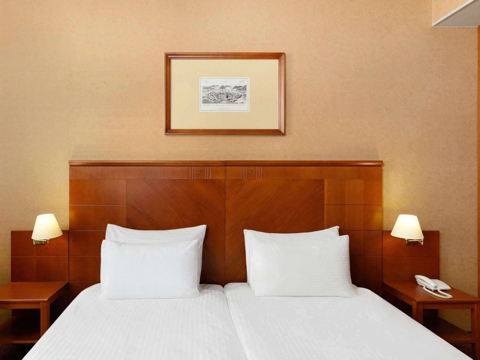 Mercure Szekesfehervar Magyar Kiraly Екстериор снимка