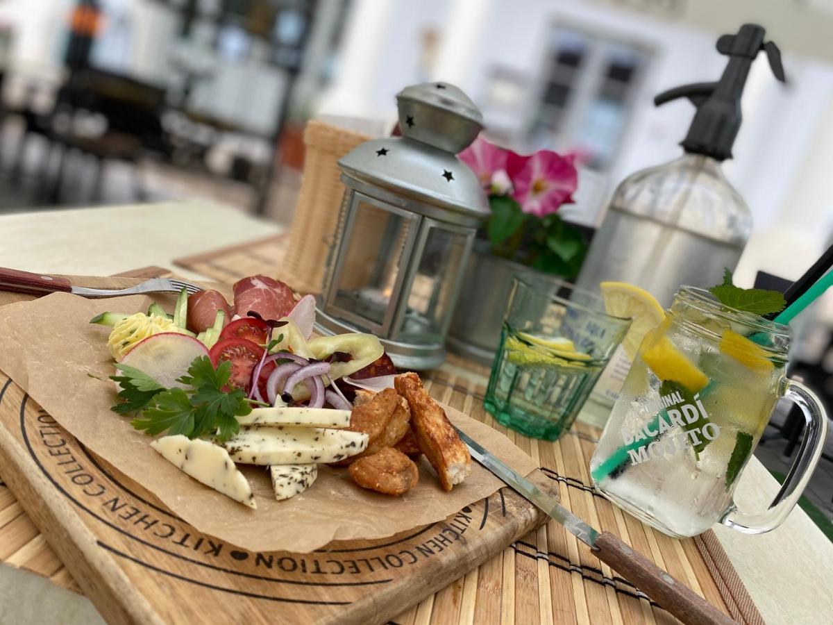 Mercure Szekesfehervar Magyar Kiraly Екстериор снимка